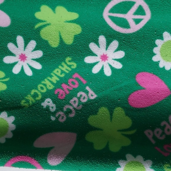 No brand sz small (6-6x) pajamas green with cute decorative print - Picture 3 of 6